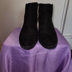 Women's Black Bootie Size 7