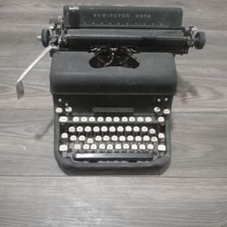 Typewriter Remington Rand