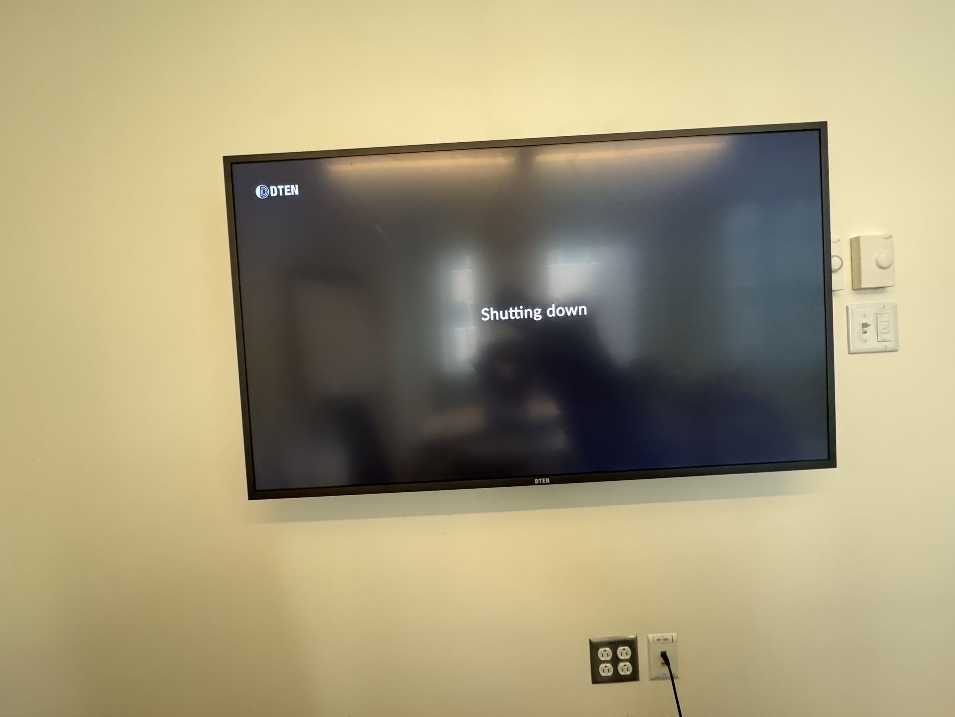 4K 65” TV