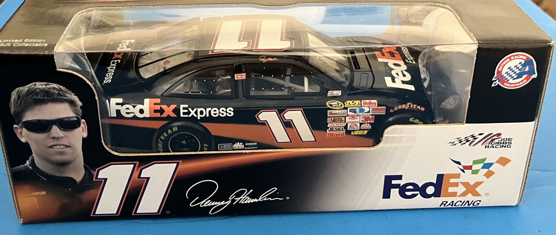 Brand New Denny Hamlin #11 FedEx Express NASCAR Racing 1:24 2008 Camry