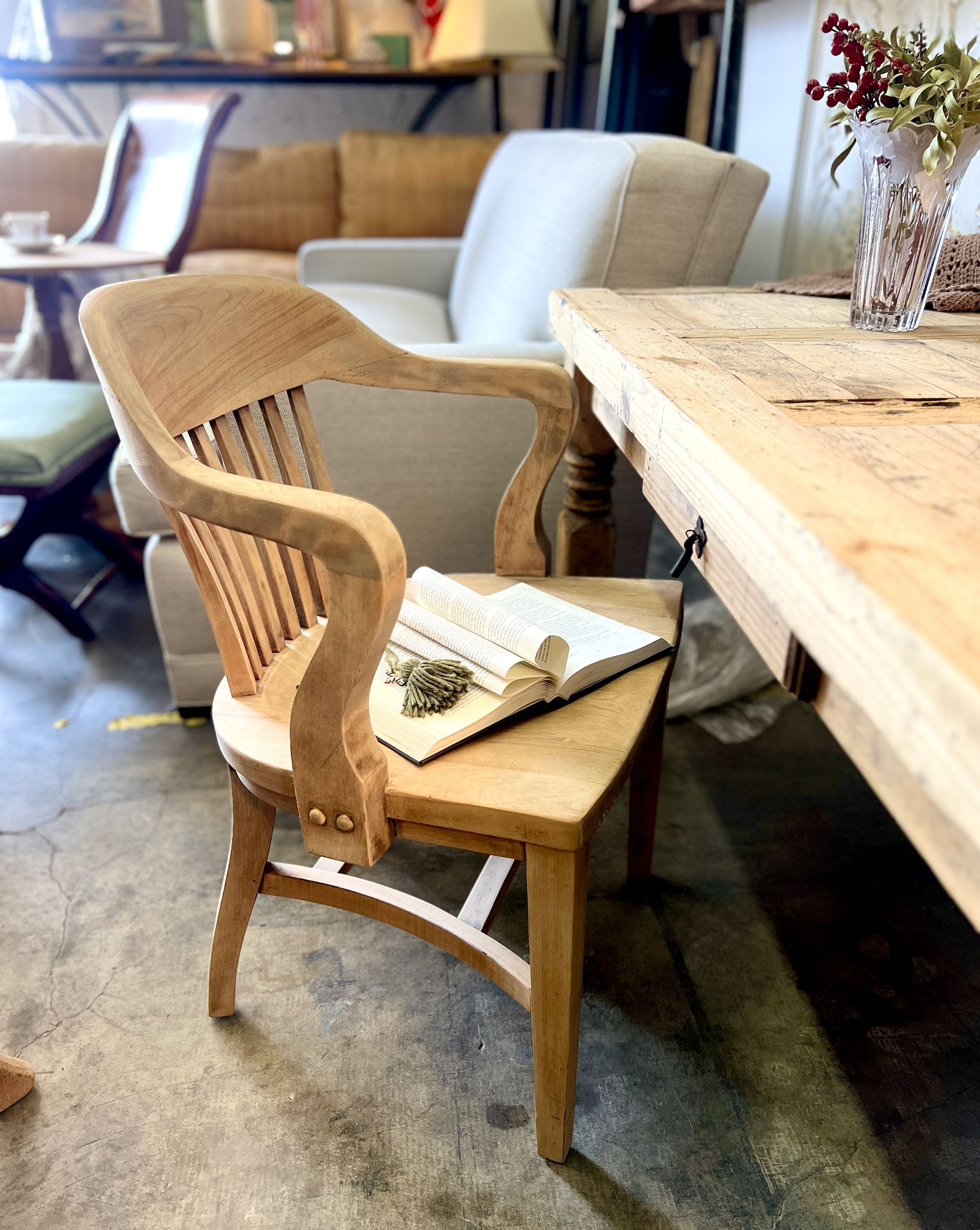 BEAUTIFUL ANTIQUE WALNUT BANKERS CHAIR