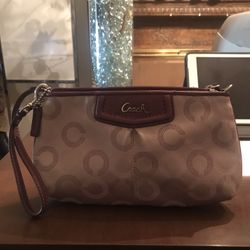 Coach Wristlet Small Burgundy And Beige