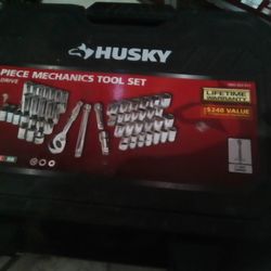 Husky 52-Piece Mechanics Tool Set 80 obo