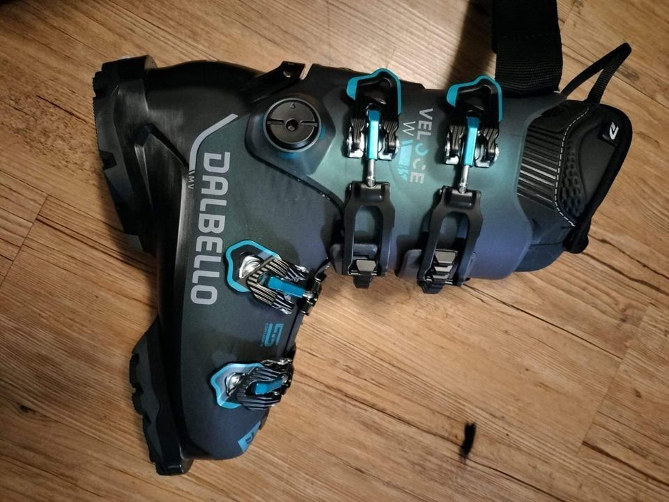 Women's Ski Boots