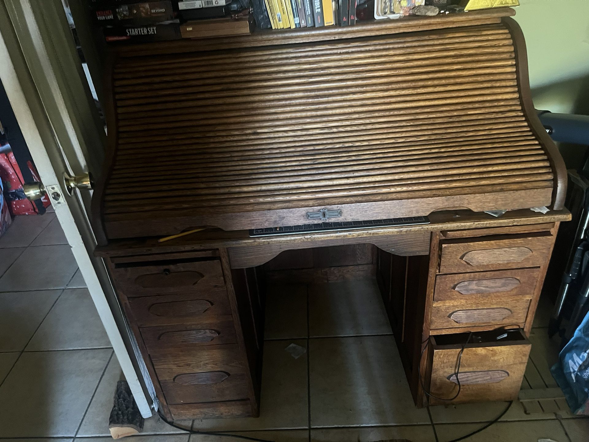 Antique Desk $1