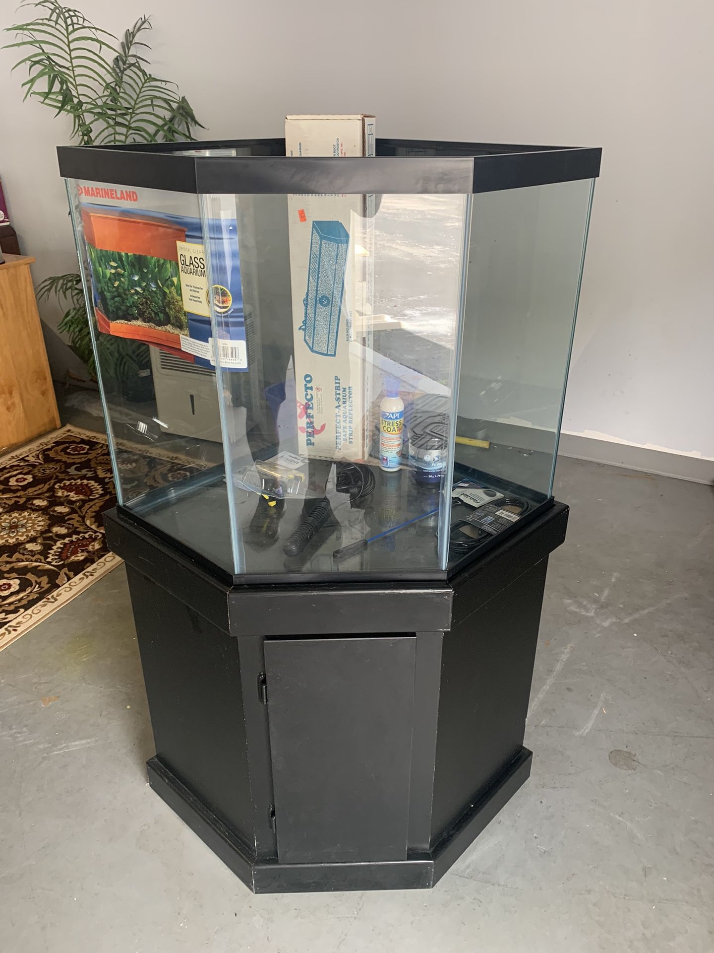 44 Gallon Pentagon, Aquarium And Stand Brand New Never Used
