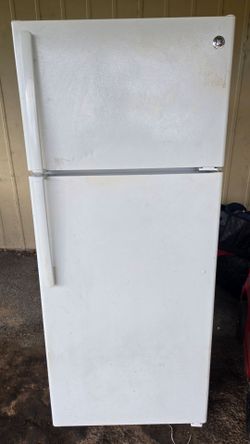 GE Refrigerator
