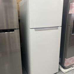 Element 18cu.ft Top Freezer Fridge