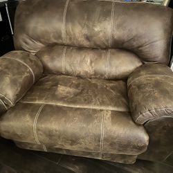 Extra Wide Snuggle Up Electric Recliner 