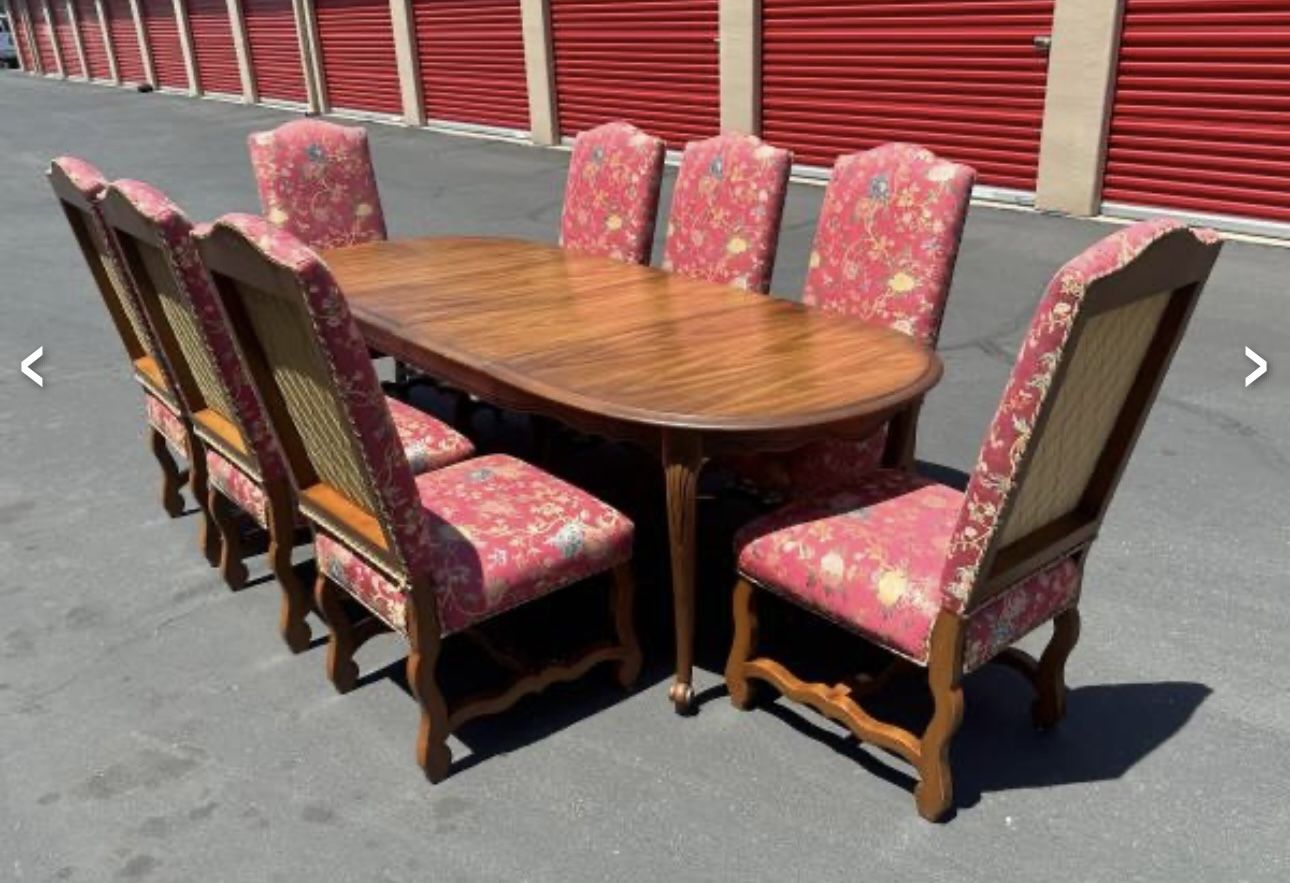 Vintage Table With Chairs