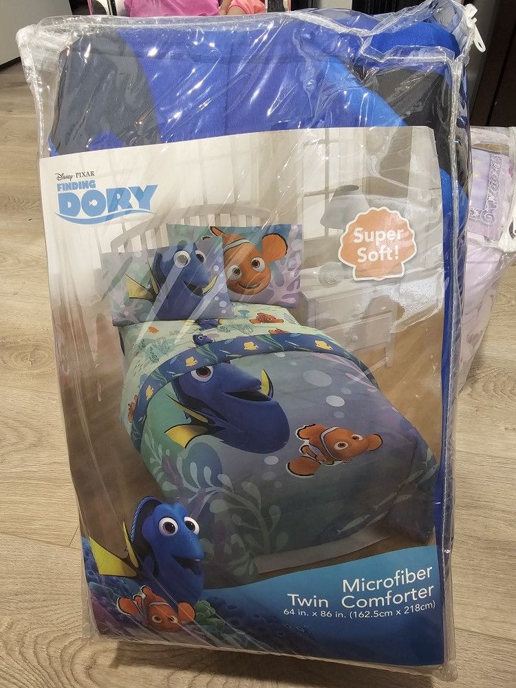 Brand New Disney Pixar Finding Dory Twin Comforter