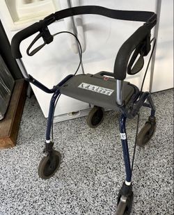 WALKERS - WHEELCHAIR