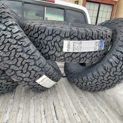 285 70 R17 Bf Goodrich Ko2 4pcs New $900