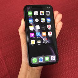 iPhone XR 64GB Unlocked Excellent Condition 