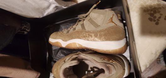 Women's jordan retro 11 olive size 11 worn twice