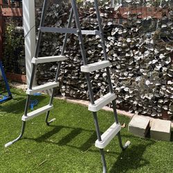 Above ground pool accessories