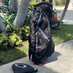 └➤➤➤ Used Oakley Golf Bag 