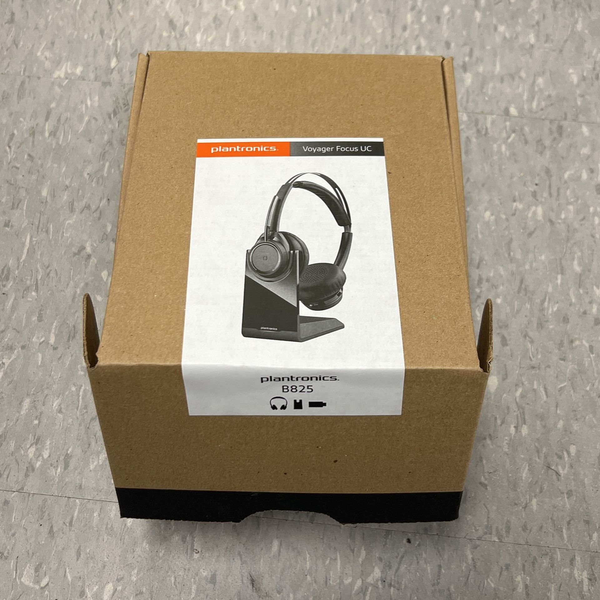 Plantronics Voyager Focus UC  B825