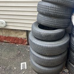 A bunch of tires the one with the run are 40$