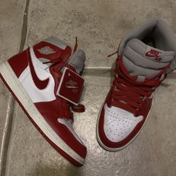 Jordan 1 Retro High OG Varsity Red