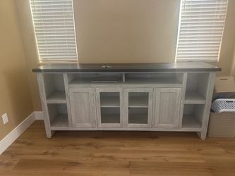 Tv stand