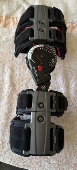 Donjoy Post-Op Knew Brace - Right Side