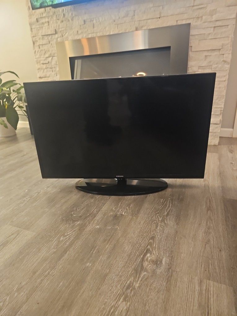 40" Samsung TV