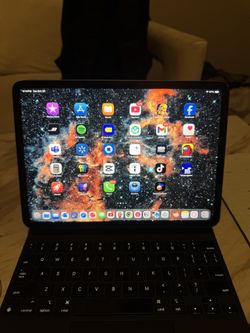 iPad Pro m1, 3rd Gen. +magic Keyboard And Apple Pencil