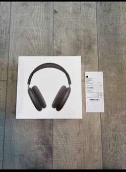 2 Black AirPods Max