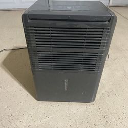 PREMIERE PORTABLE DEHUMIDIFIER   ( Room Size)