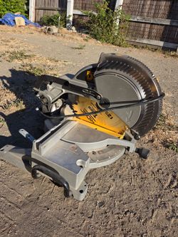 DEWALT DW705 12-inch single-bevel compound miter saw