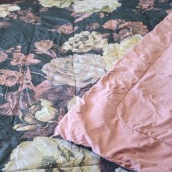 Comforter + 2 Pillow Shams