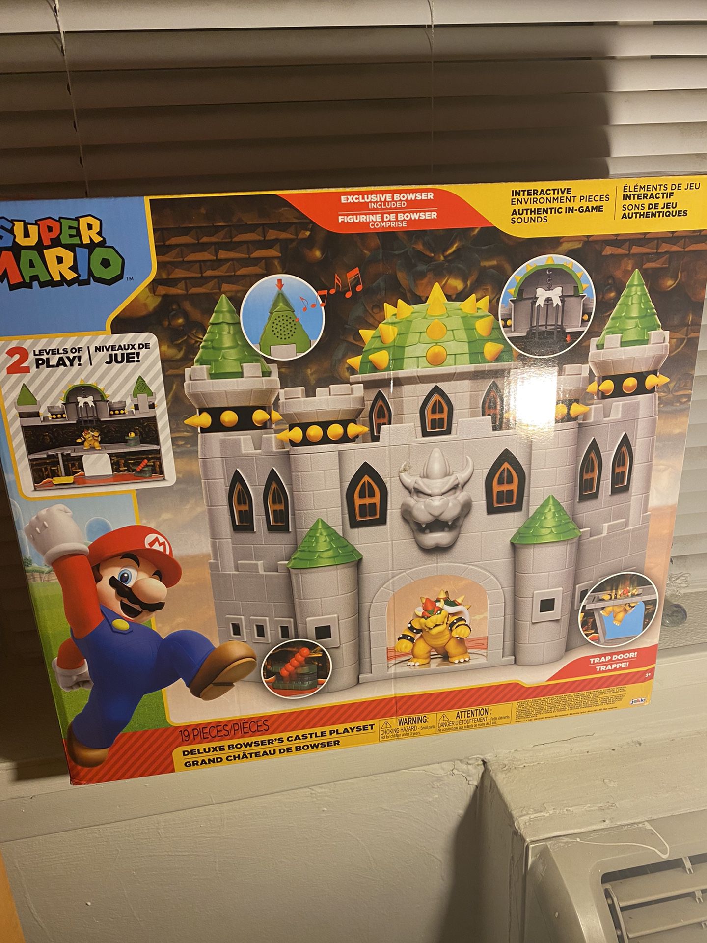 Nintendo Super Mario Bros Deluxe Bowsers Playset!!