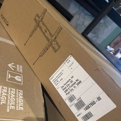 Samsung 65” OLED W Wall Mount