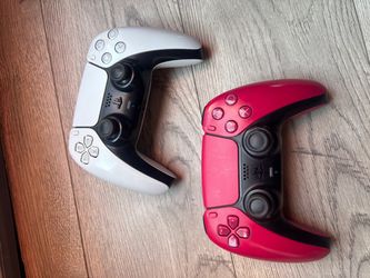 2 Dualsense wireless controllers