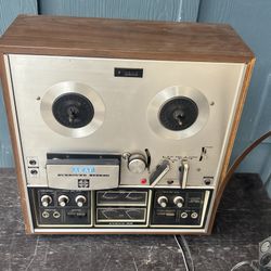 AKAI 1730D-SS 4 Channel Stereo Reel-To-Reel Tape Deck Powers On PARTS as is Dirt