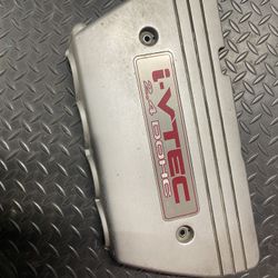 04 Acura TSX Engine Cover