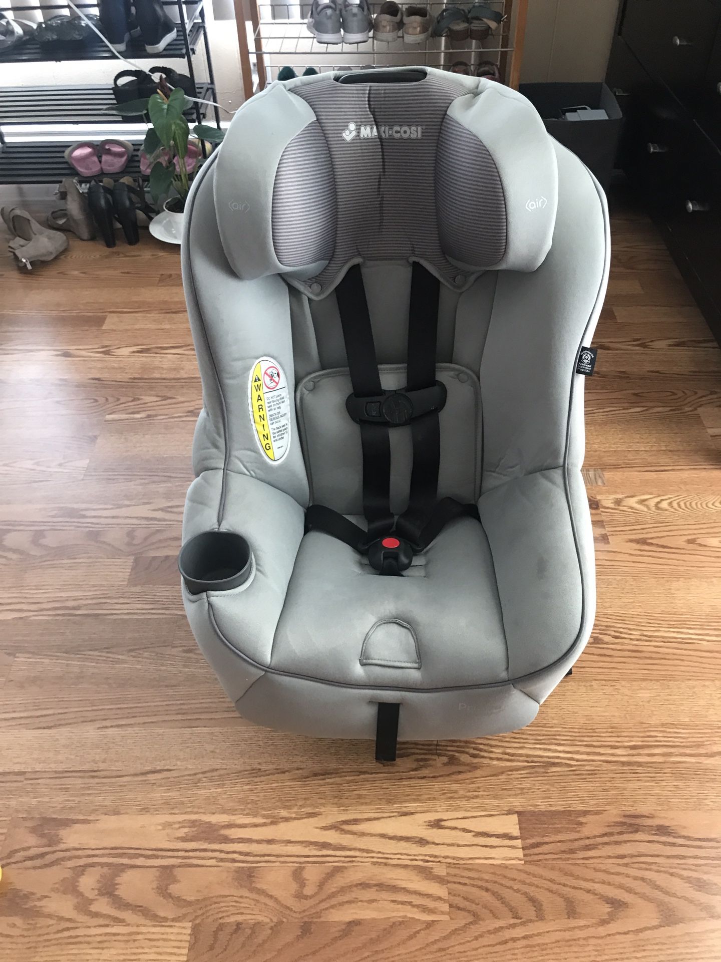 Maxi Cosi Pria 85 convertible car seat in Grey