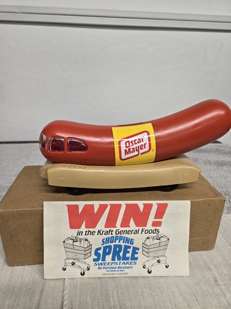 Oscar Mayer Wienermobile