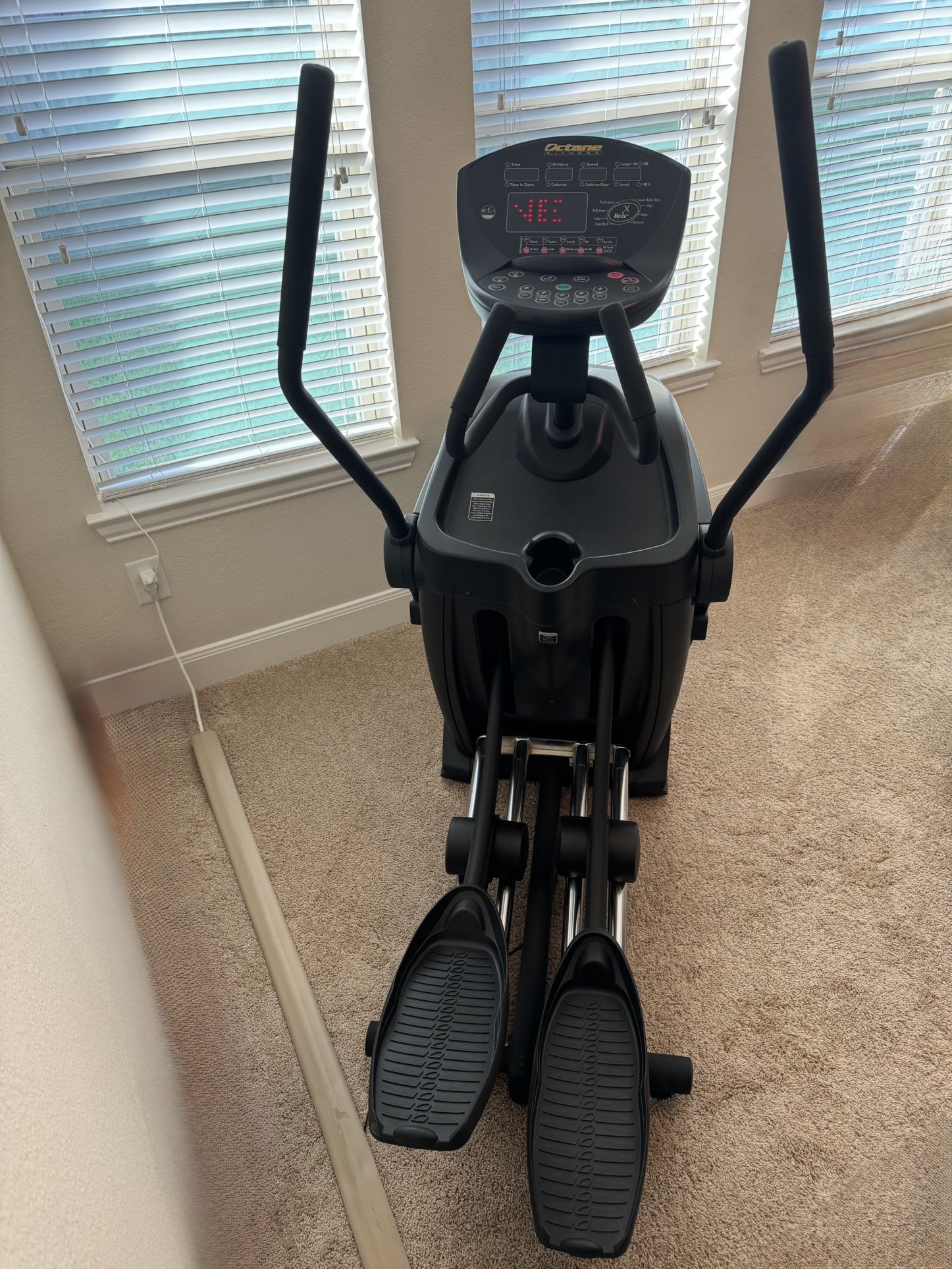 Octane Fitness Elliptical Exercise Machine