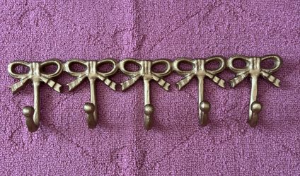 Gold Bow Hook Rack