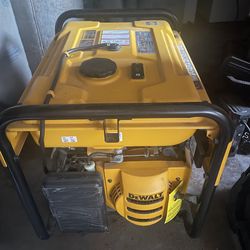 DEWALT DXGNR6500 Power Generator - Yellow