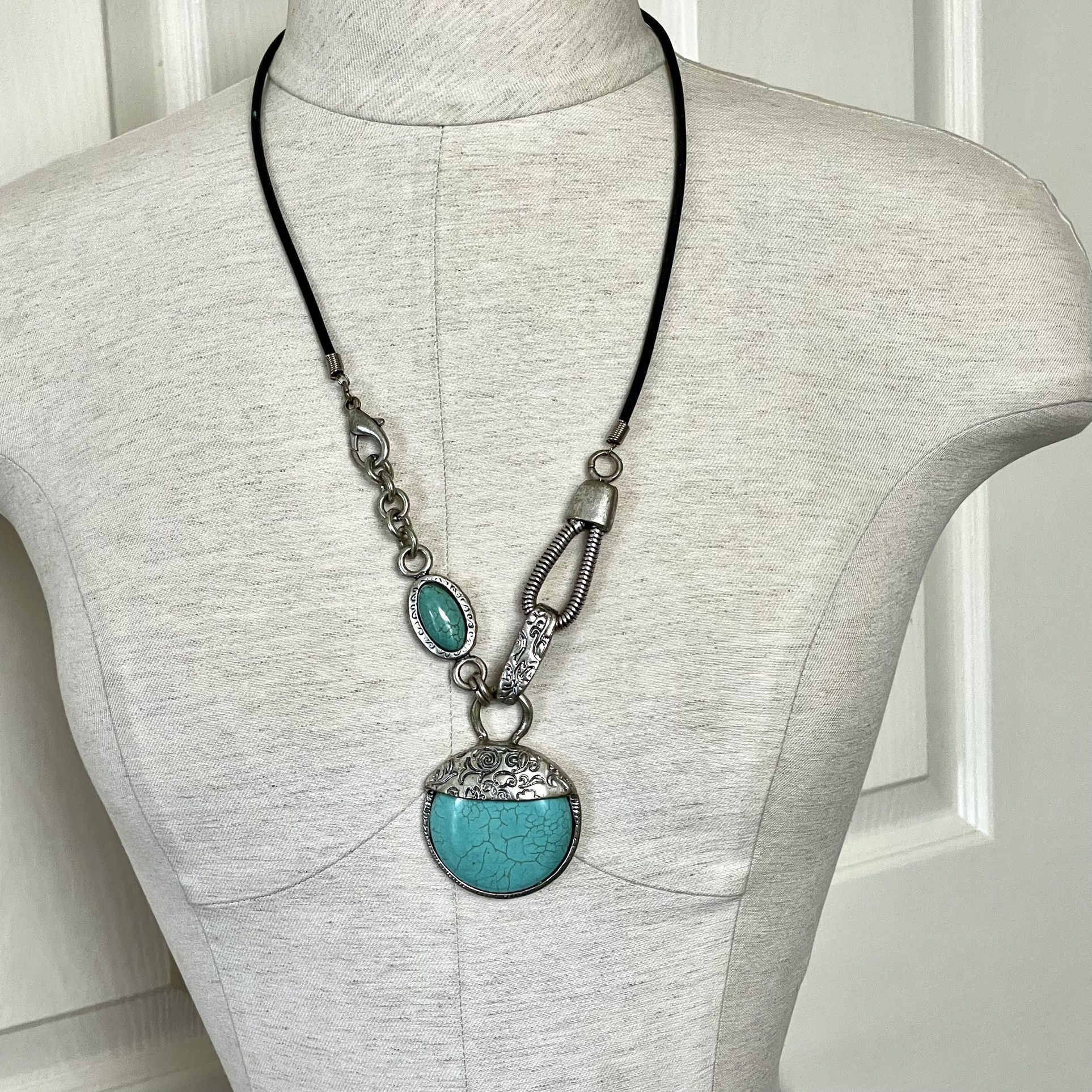 Silver Tone Turquoise Necklace 