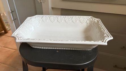 Made in Italy Embossed Grape Leaf Border White Ceramic Serving Bowl Platter