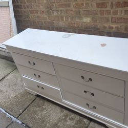Free Dresser With Mirror