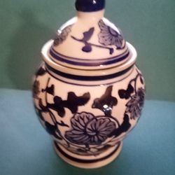 Chevalier Porcelain Ginger Jar