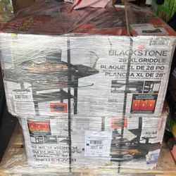 Blackstone 28" XL Griddle with Hardcover Bundle