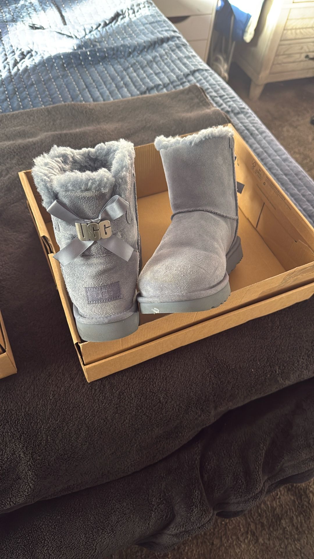 W Mini Bailey Ugg Metal Graphic