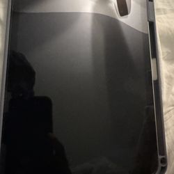 10 Generation 10.9 Inch Screen iPad 64g