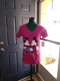 Disney Mickey and Minnie Mouse T-Shirt Womens size Small
